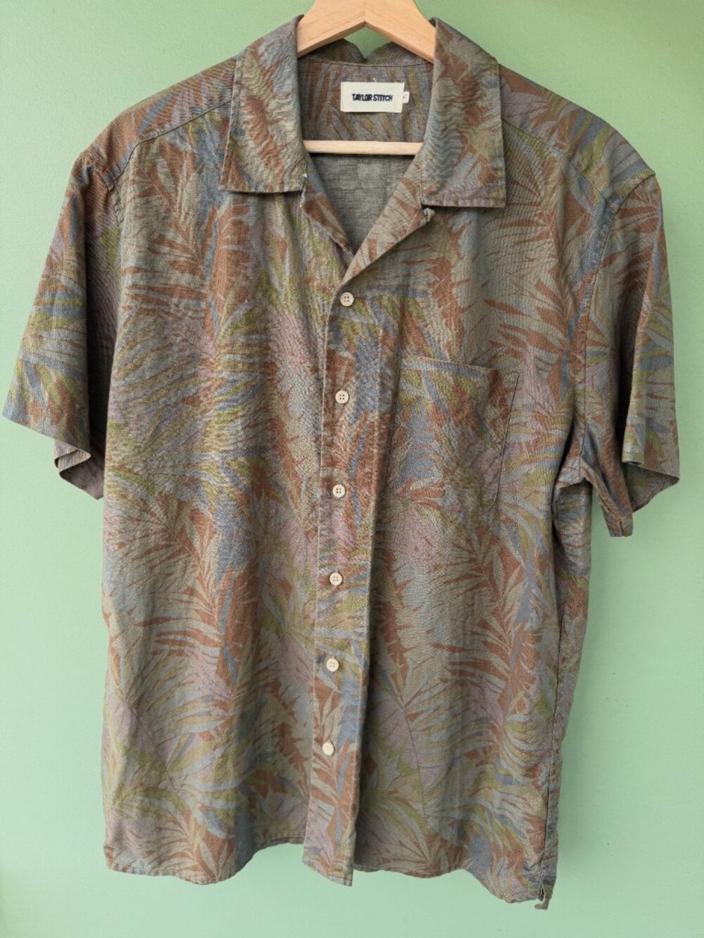 Taylor Stitch Hawthorne Shirt: Fatigue Olive Desert Palm (L)